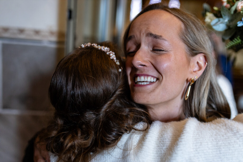 Emotionale Gratulation an die Braut nach der Hochzeit