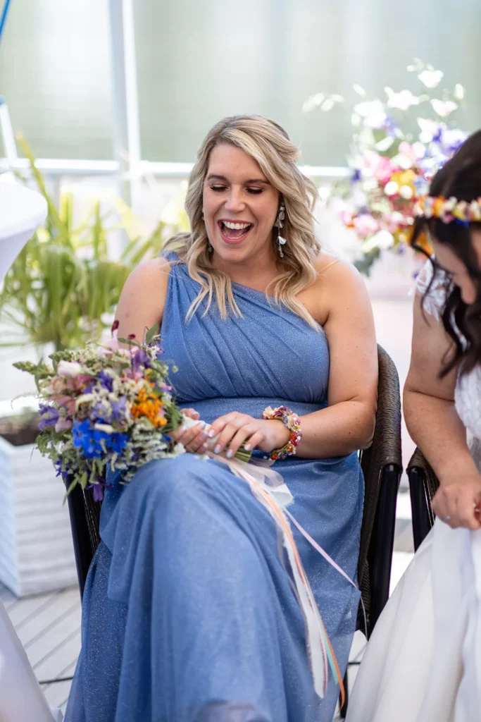 Hochzeitsfotograf Bernkastel Trier - Die Trauzeugin lacht