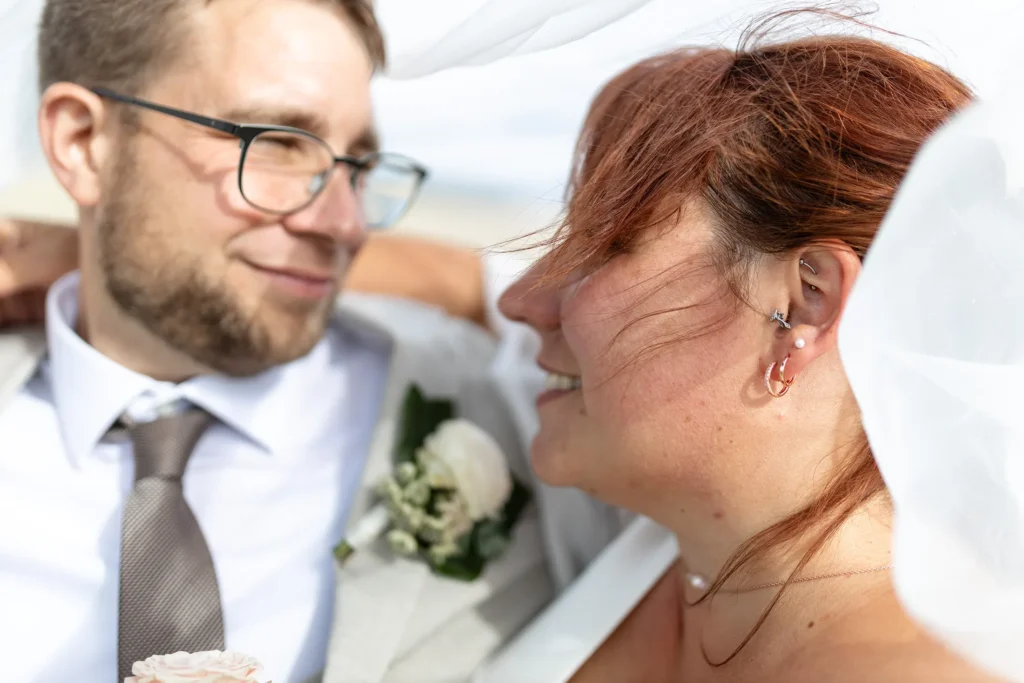 Hochzeitsfotograf Merzig Trier - Brautpaar-Shooting- Nahaufnahme.
