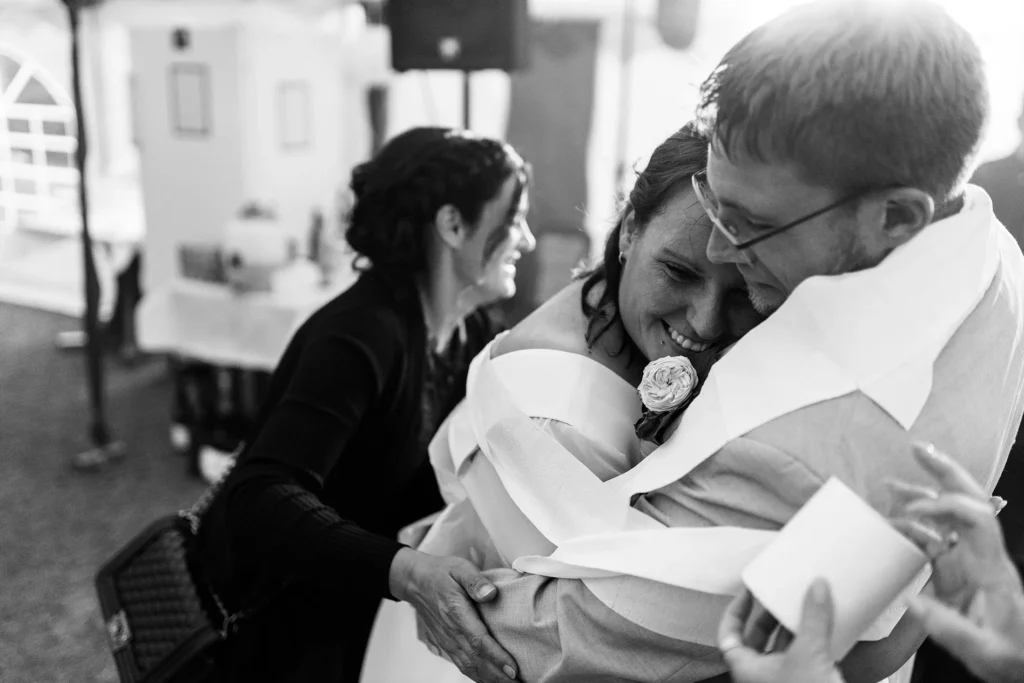 Hochzeitsfotograf Merzig Trier - Brautpaar nach dem Eröffnungstanz in Merzig